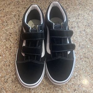 Kids Black Velcro Vans shoes size US 2.5